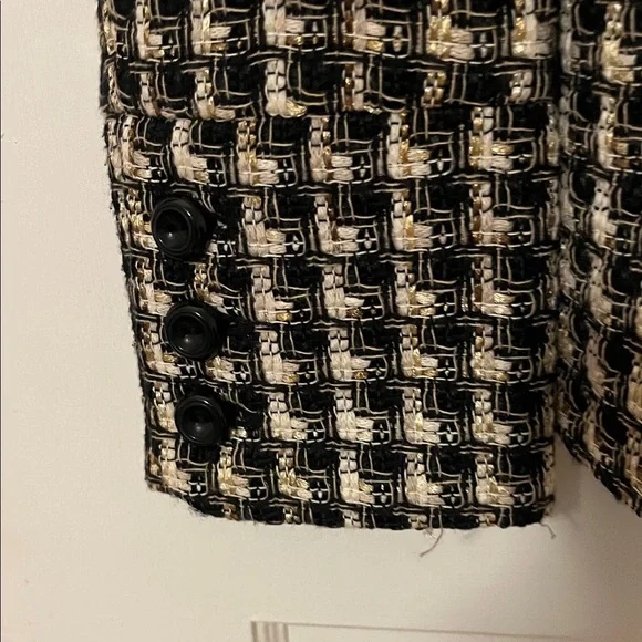 Classic Black, White & Gold Tweed Tailored Jacket size 4 - Picture 5 of 9